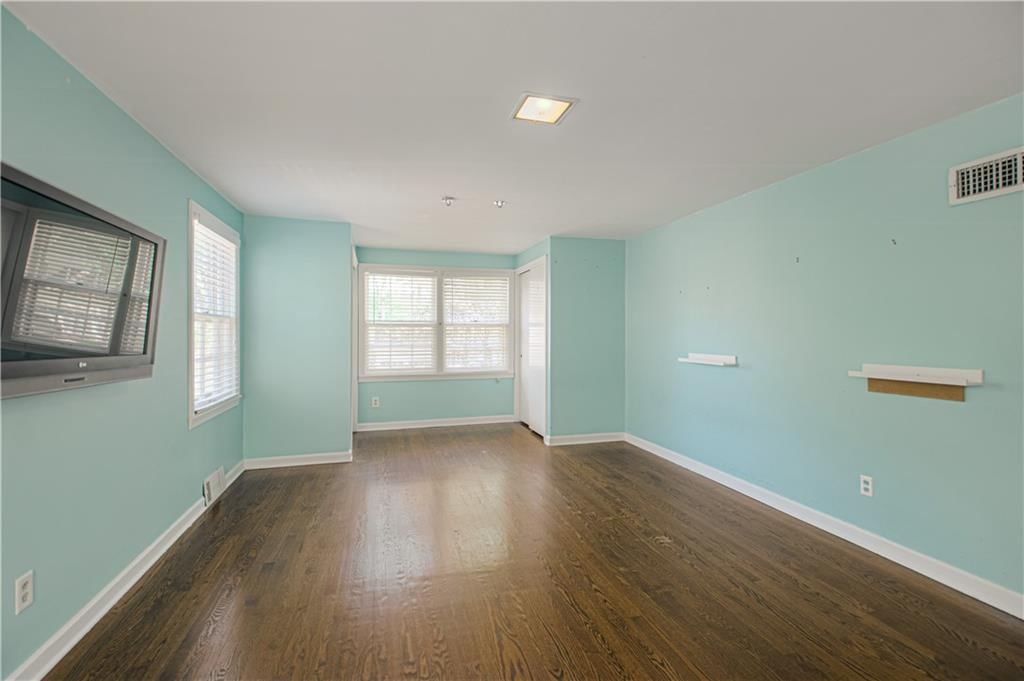 1215 W 69th Street — photo 22