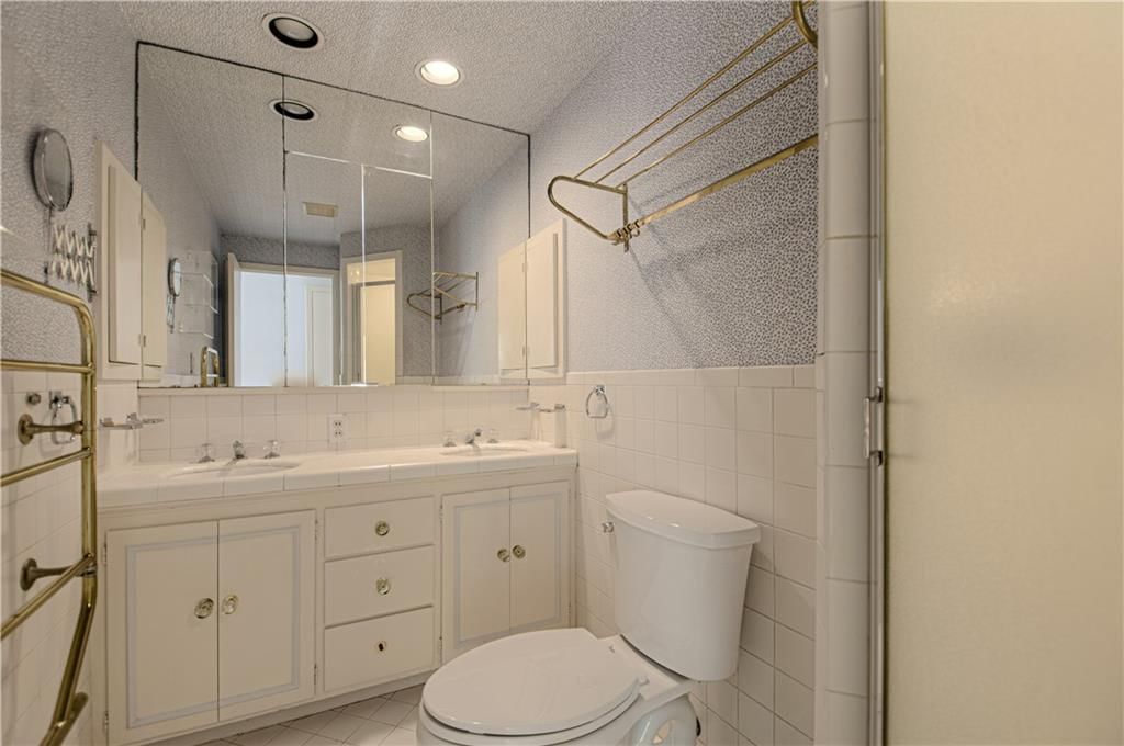 1215 W 69th Street — photo 34