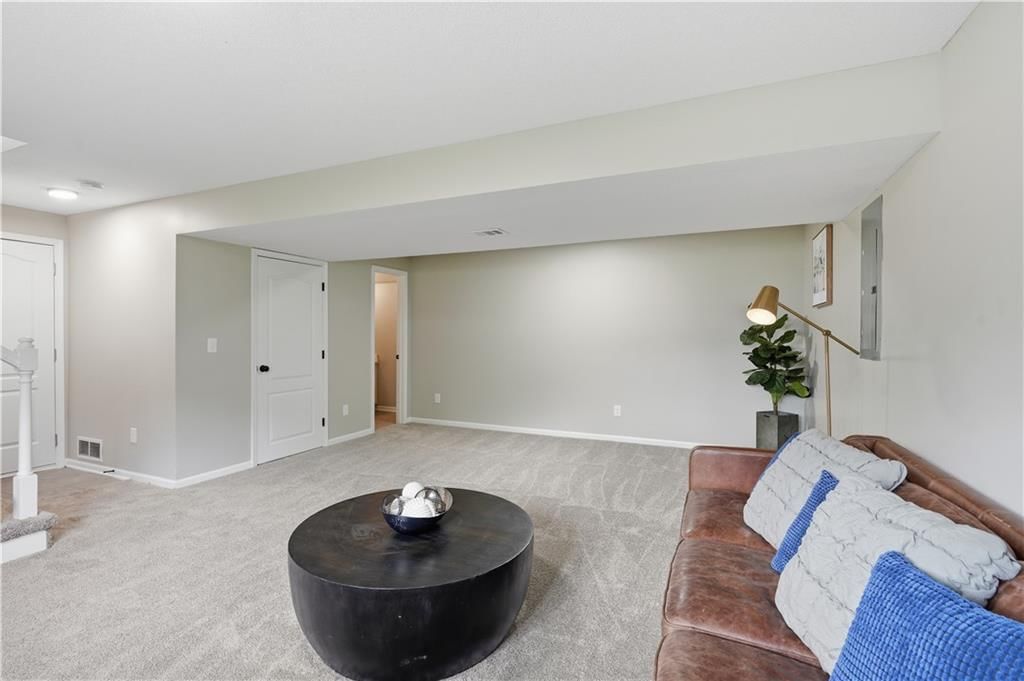 1705 SE Piccadilly Street — photo 32