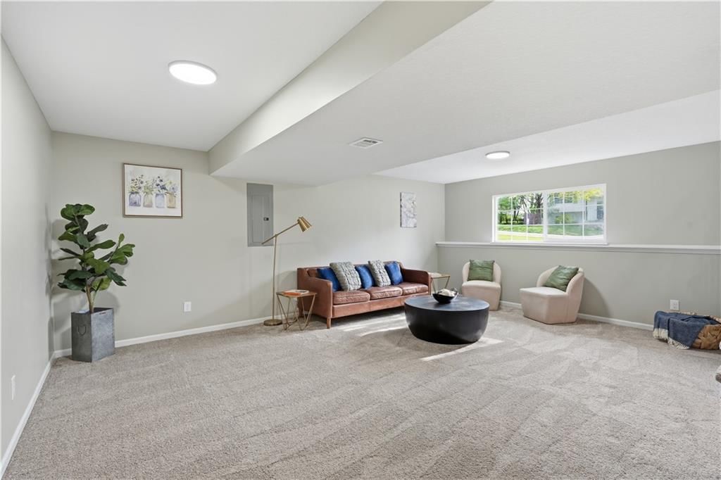 1705 SE Piccadilly Street — photo 35