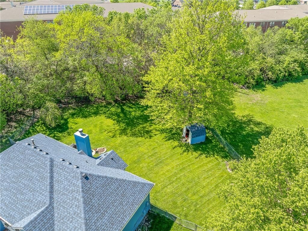 802 Courtland Court — photo 32