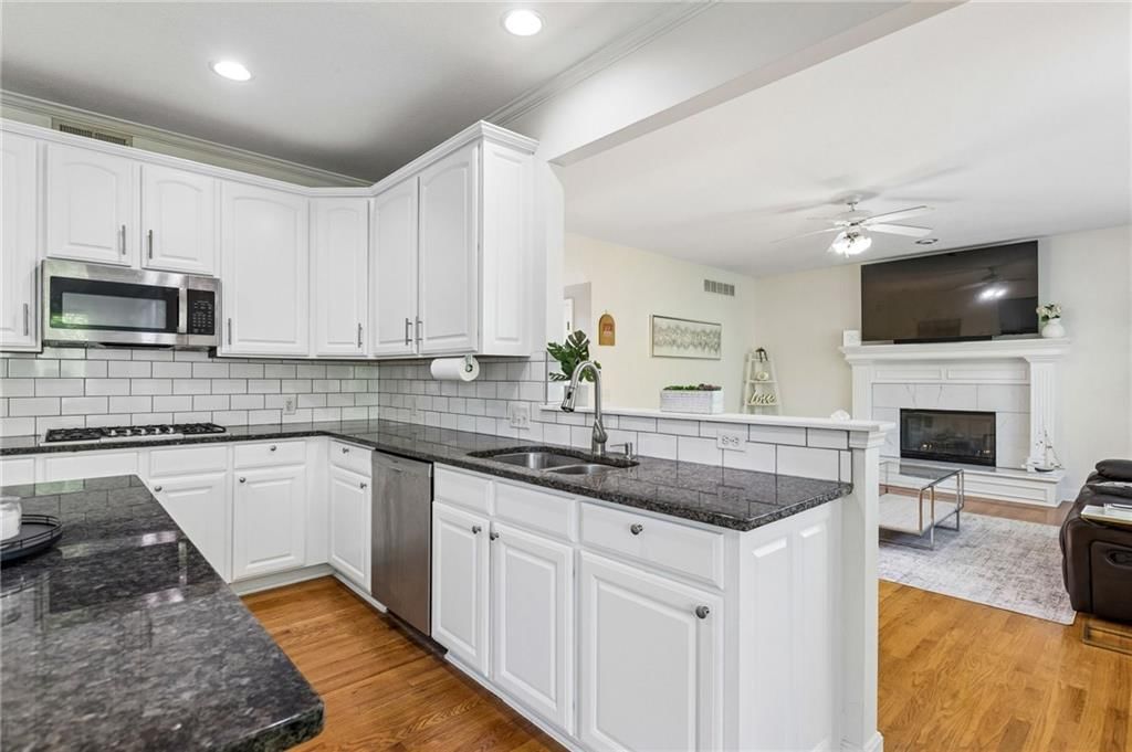 14608 Chadwick Street — photo 12