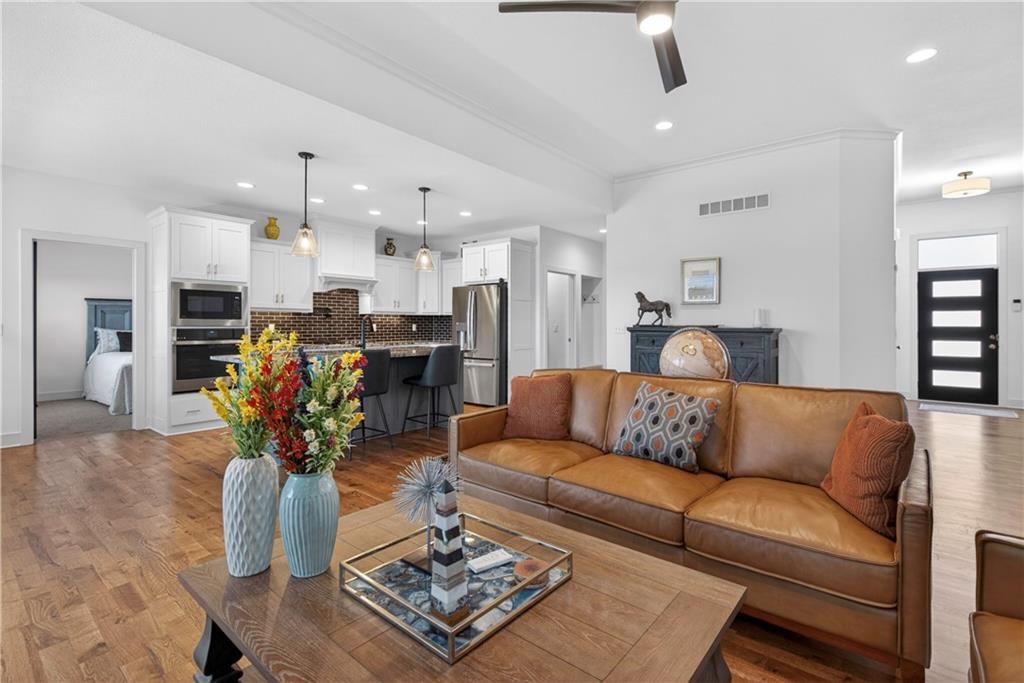 8808 N Clarion Avenue — photo 9