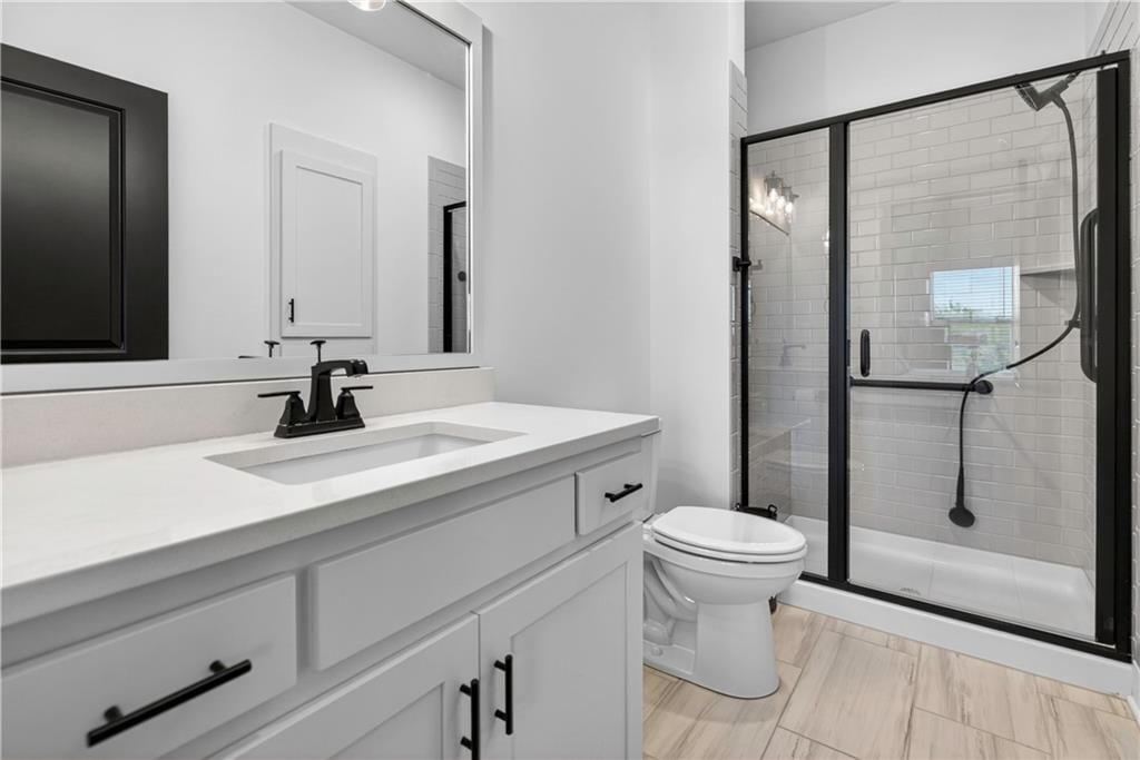 8808 N Clarion Avenue — photo 34