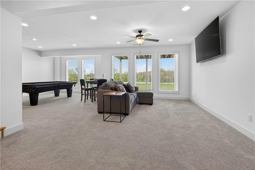 8808 N Clarion Avenue — photo 38
