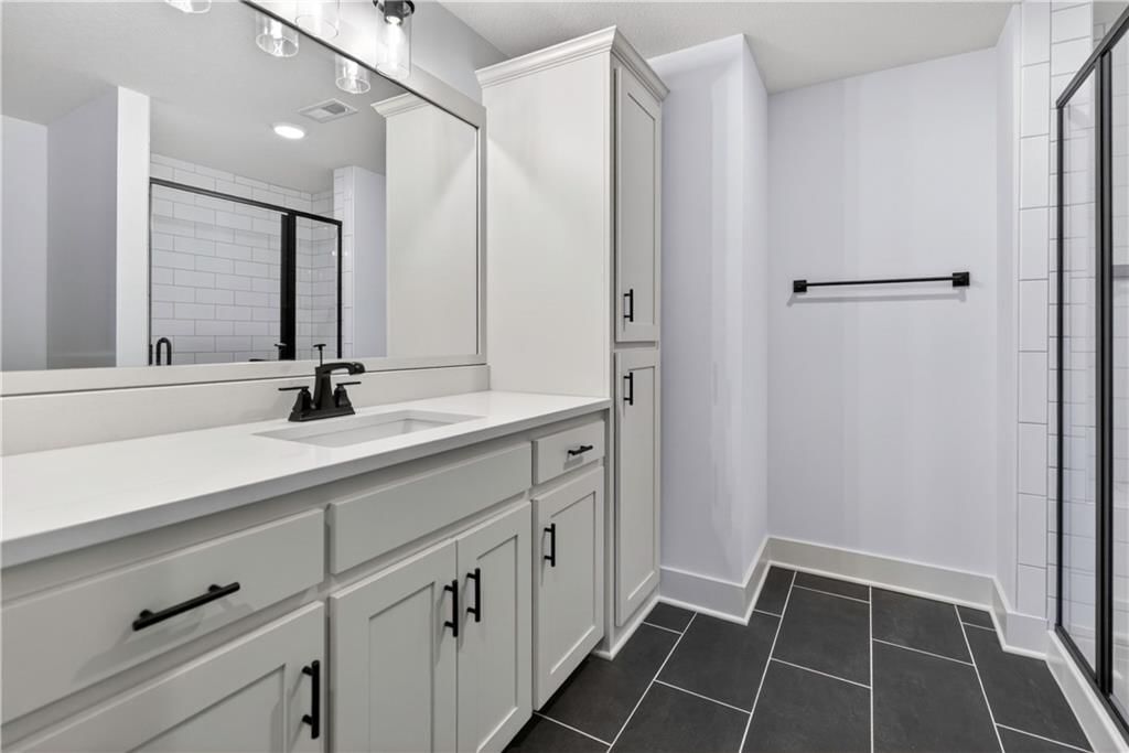8808 N Clarion Avenue — photo 49