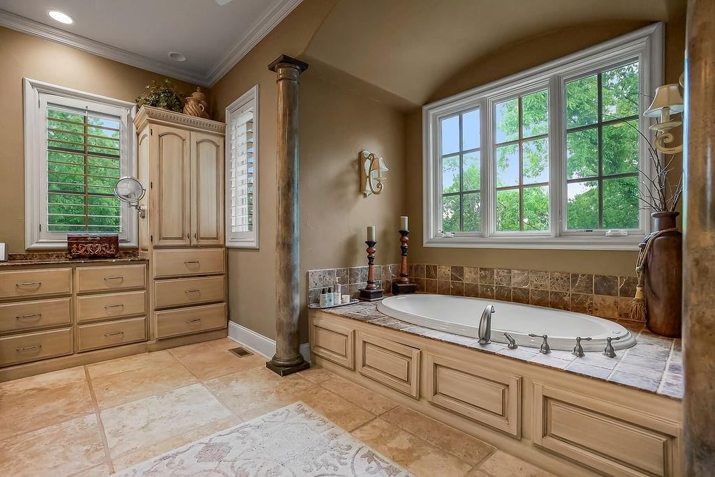 10462 S Oakcrest Lane — photo 32