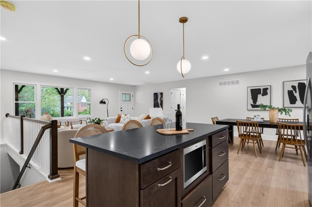 9112 Reeds Drive — photo 10