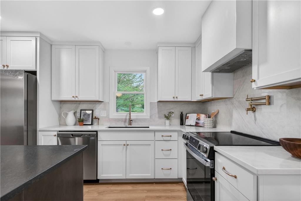 9112 Reeds Drive — photo 11