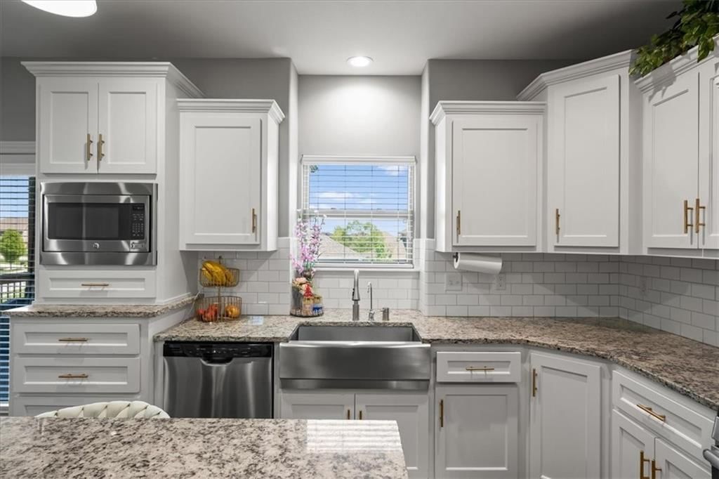 9419 N Bell Street — photo 13