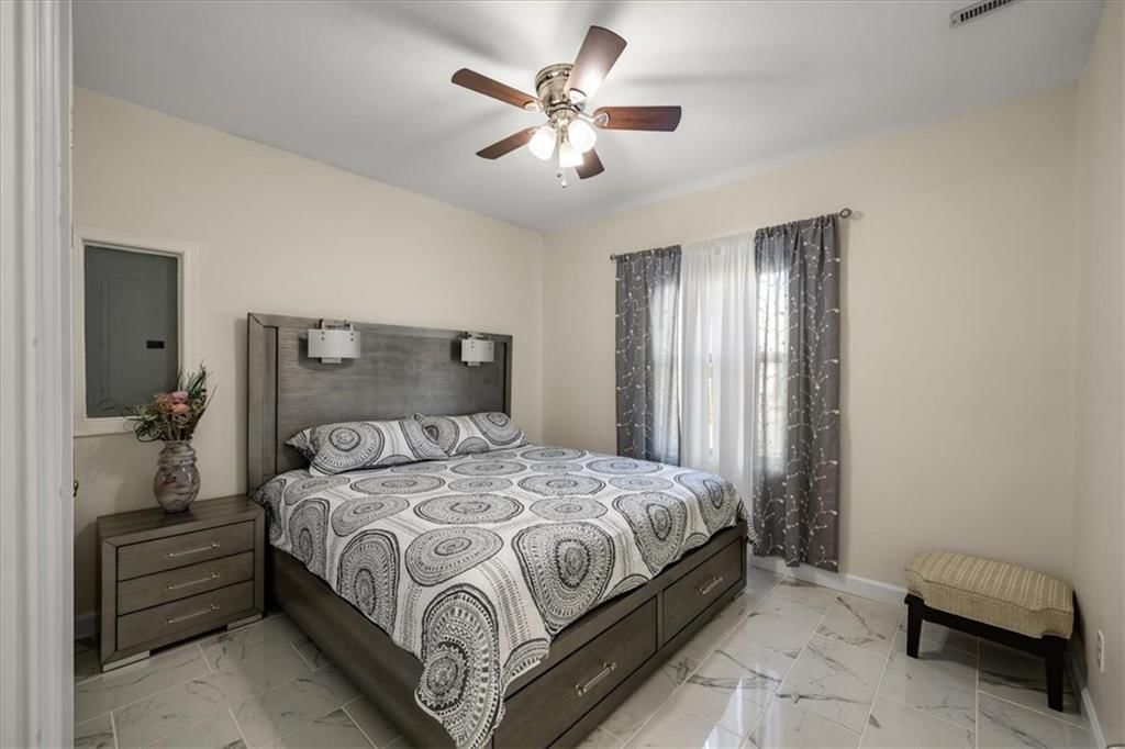 9419 N Bell Street — photo 34