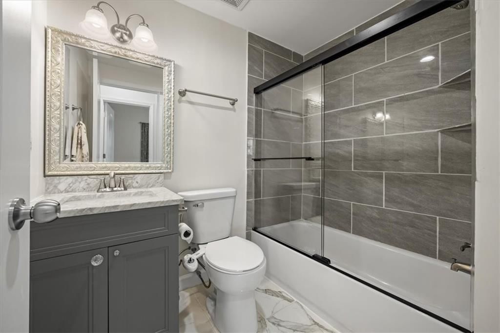 9419 N Bell Street — photo 35