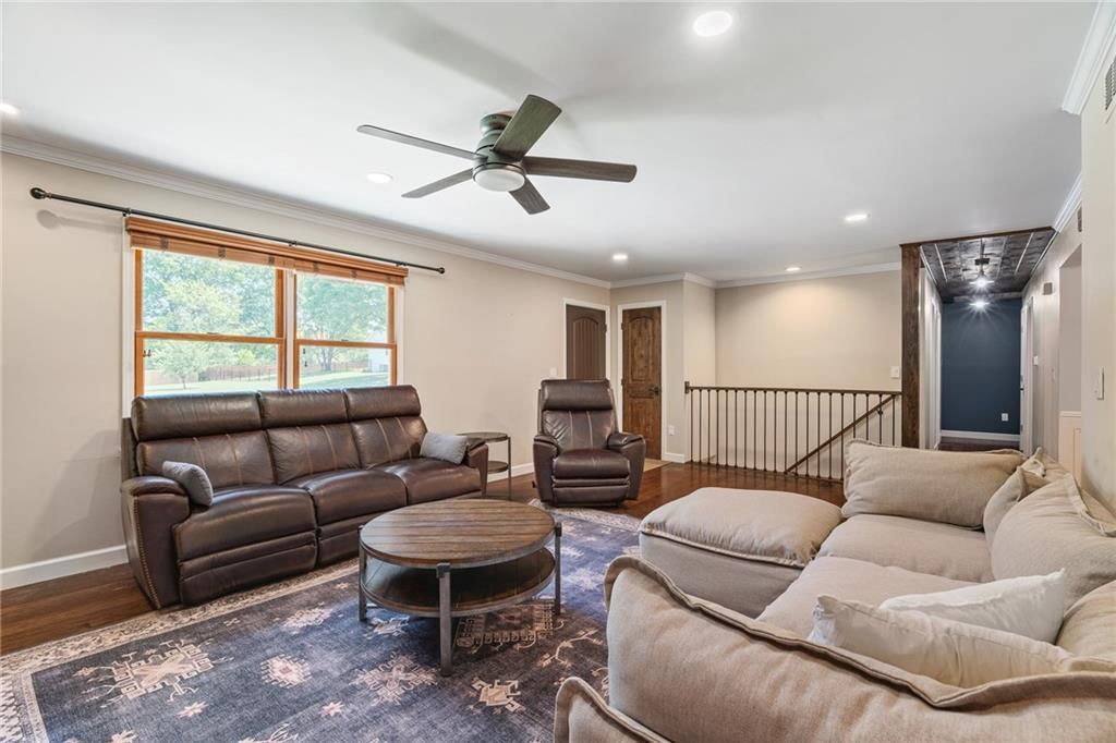 8220 High Street — photo 3