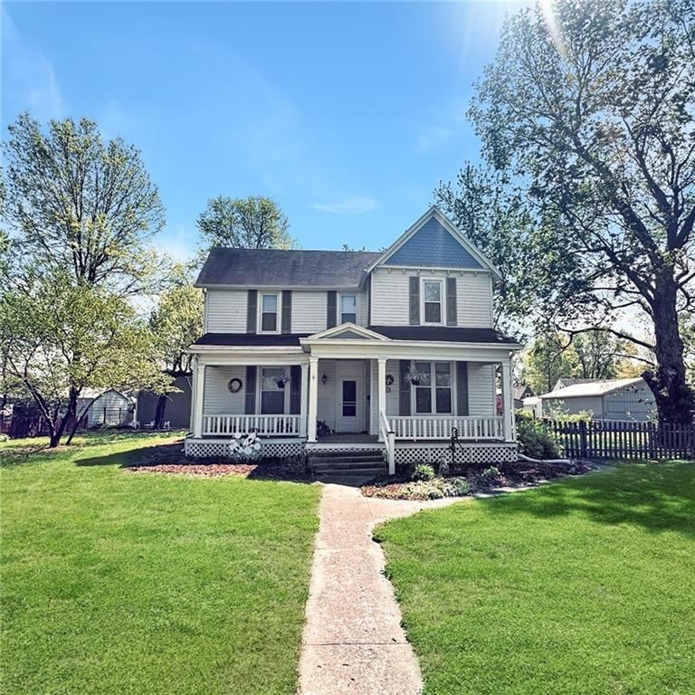 206 W Chestnut Street, Odessa, MO