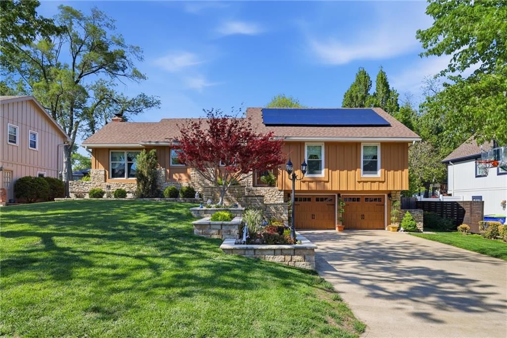 10706 W 70th Terrace, Shawnee, KS