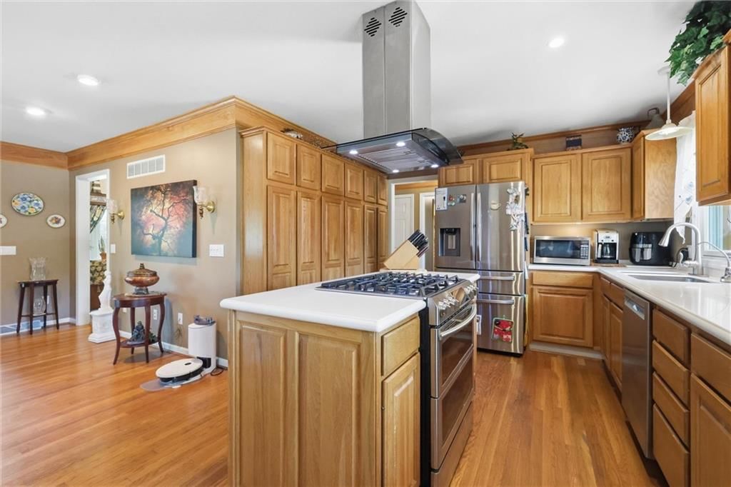 10706 W 70th Terrace — photo 12