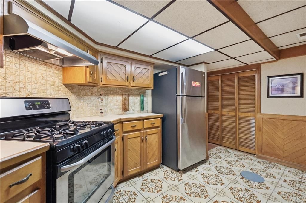 10706 W 70th Terrace — photo 32