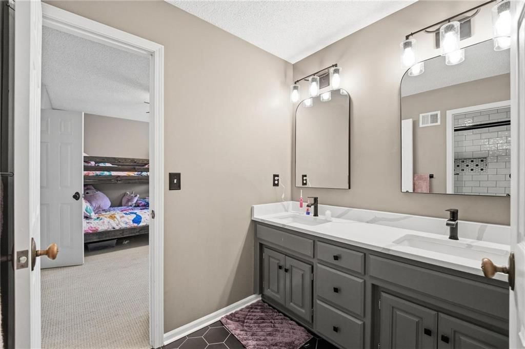 5308 W 161st Street — photo 38