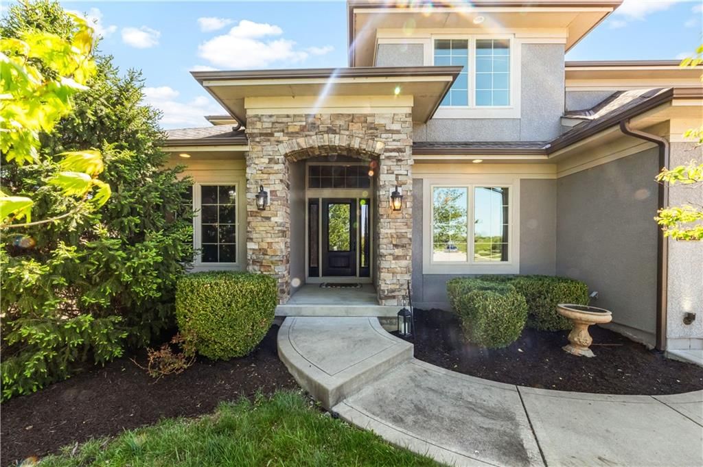 1104 Lakecrest Circle — photo 4