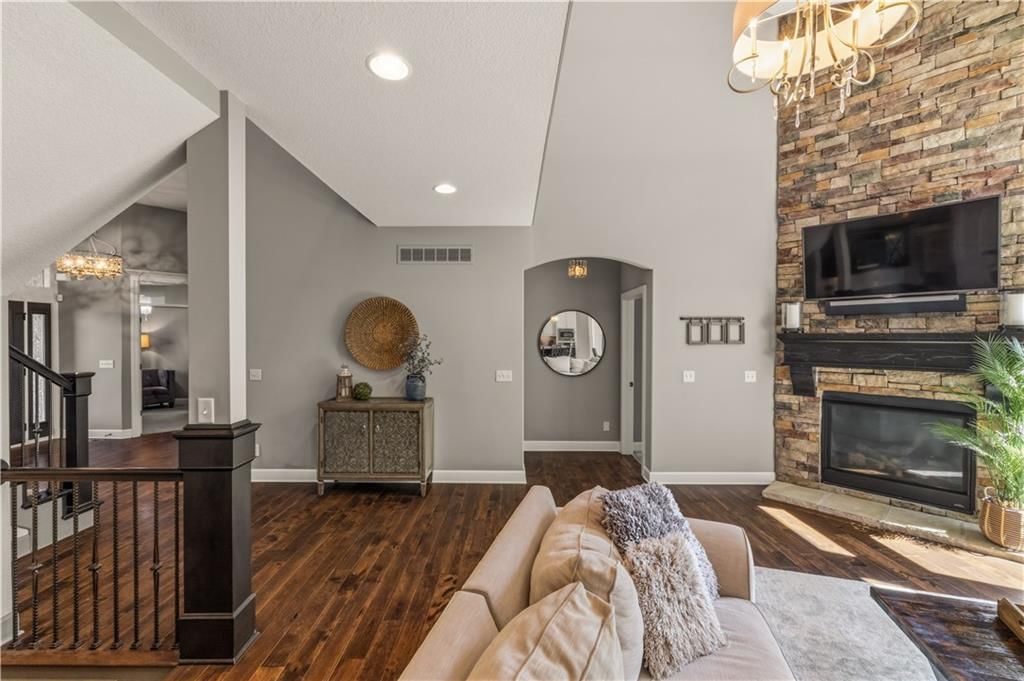 1104 Lakecrest Circle — photo 16