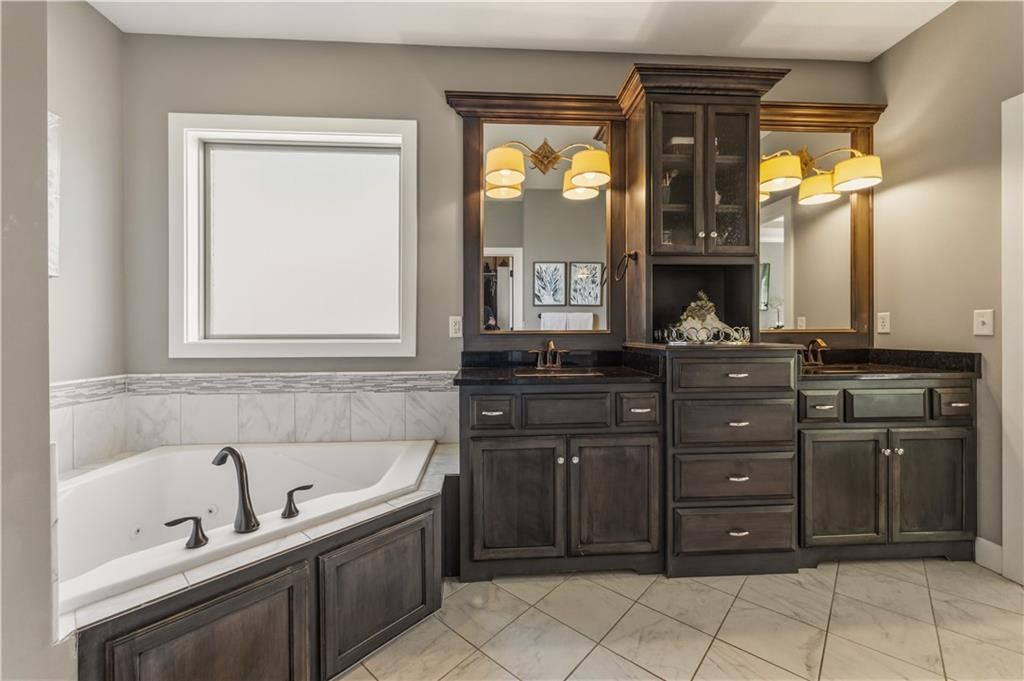 1104 Lakecrest Circle — photo 44