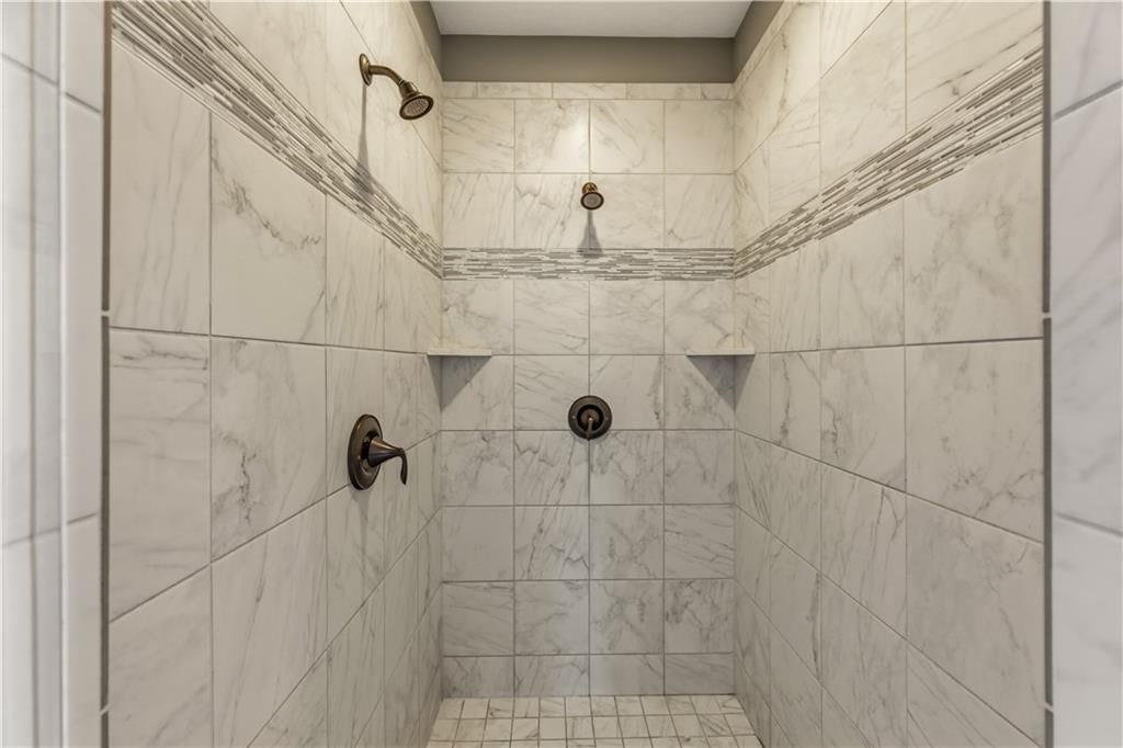 1104 Lakecrest Circle — photo 48