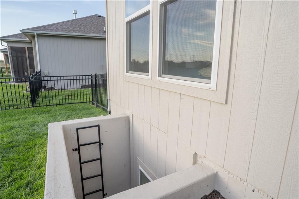 5008 N 145th Street — photo 44