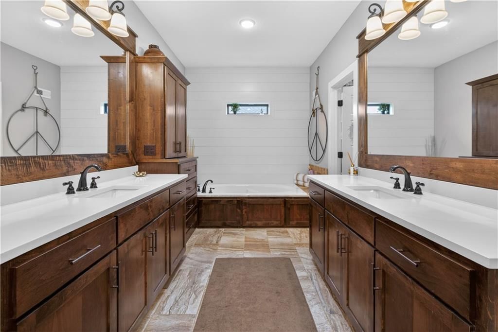 1309 NE Brandywine Drive — photo 23