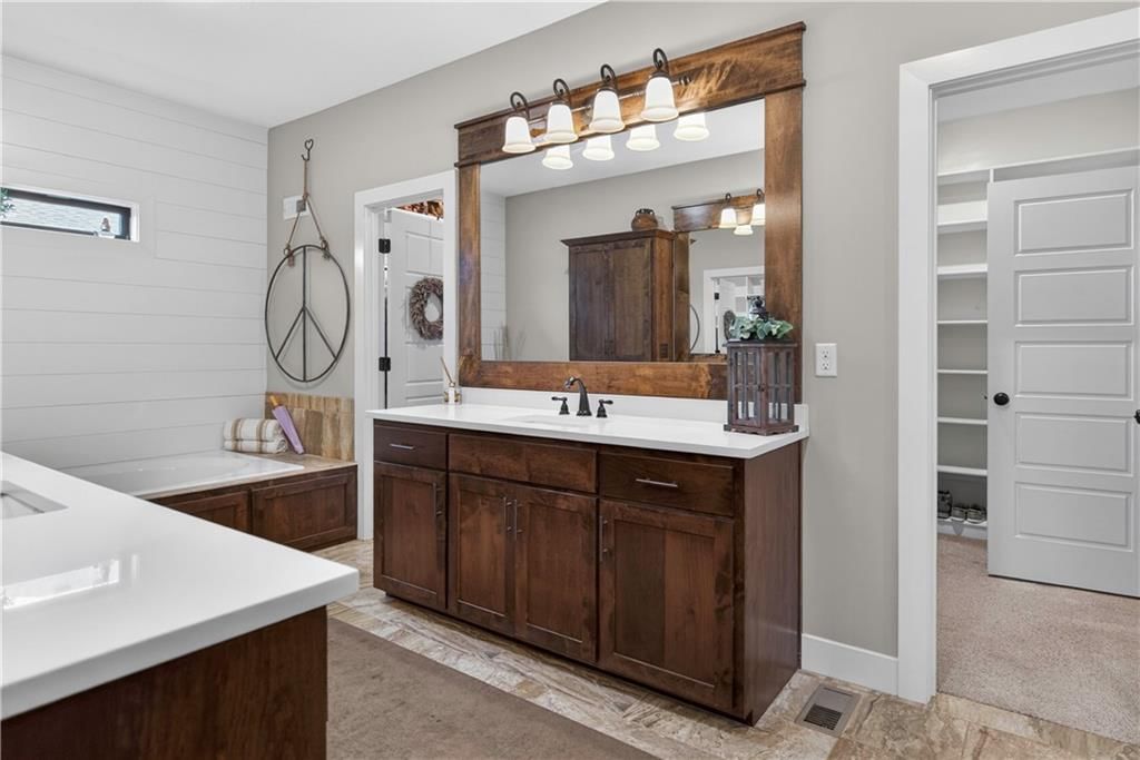1309 NE Brandywine Drive — photo 25