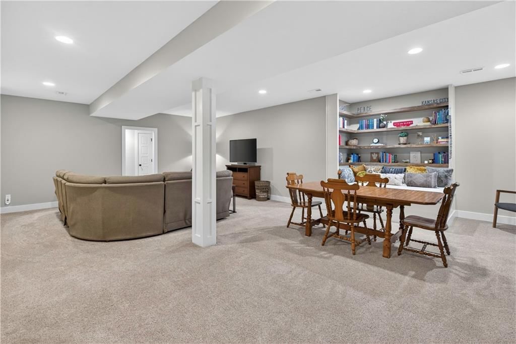 1309 NE Brandywine Drive — photo 40