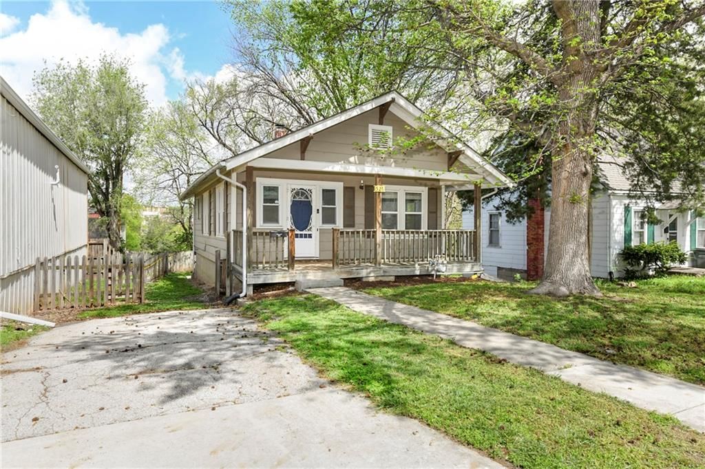 526 Oak Street — photo 2