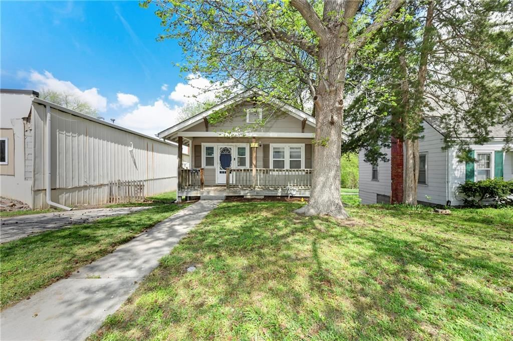 526 Oak Street — photo 3