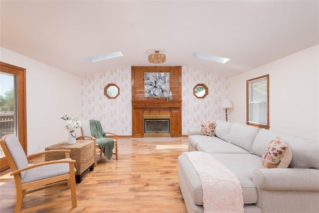 802 N Crow Avenue — photo 7