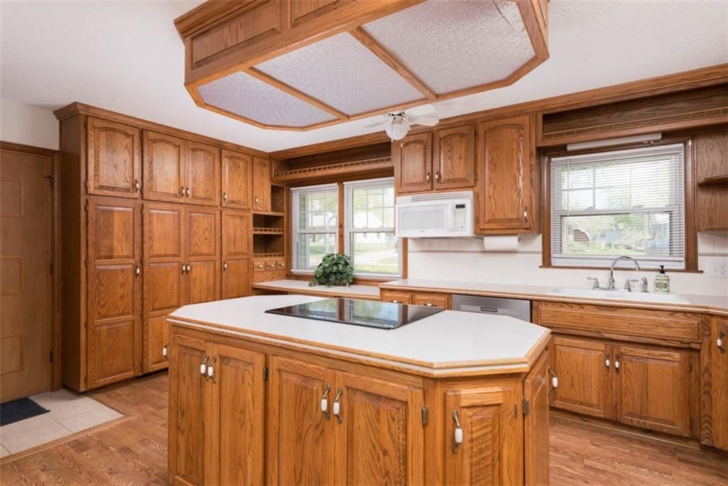802 N Crow Avenue — photo 14