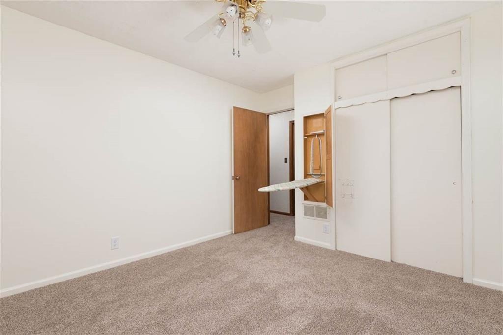 802 N Crow Avenue — photo 18
