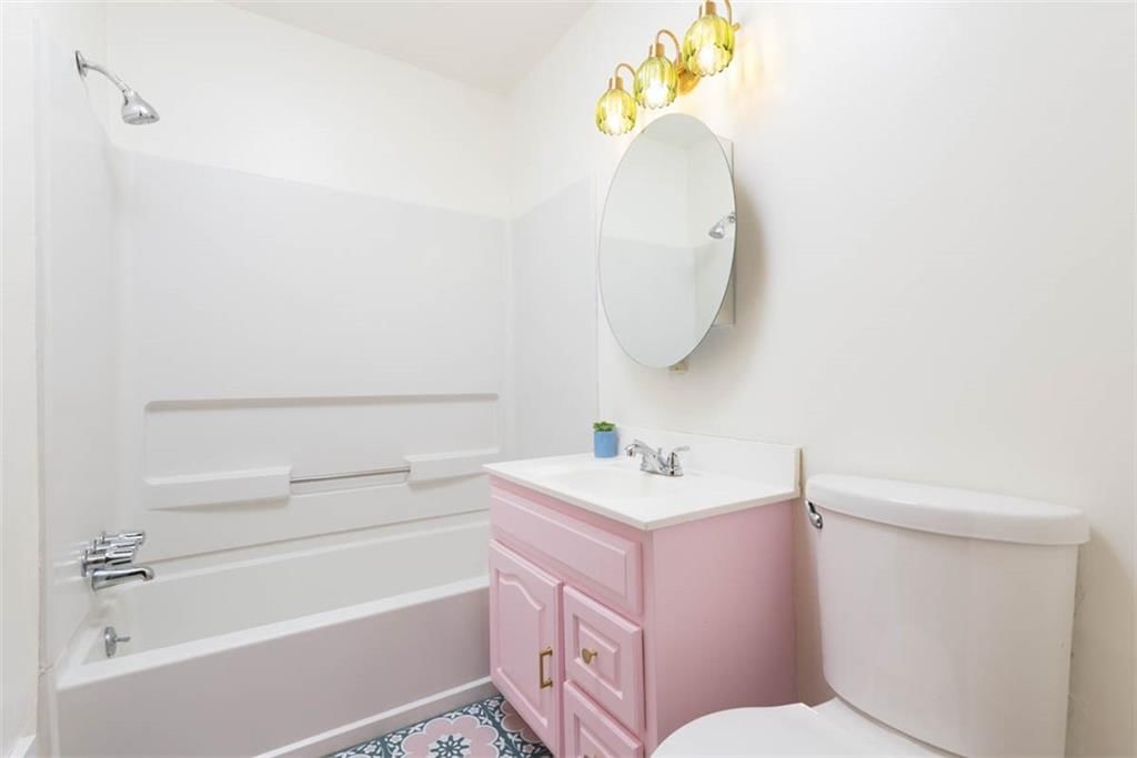 802 N Crow Avenue — photo 21