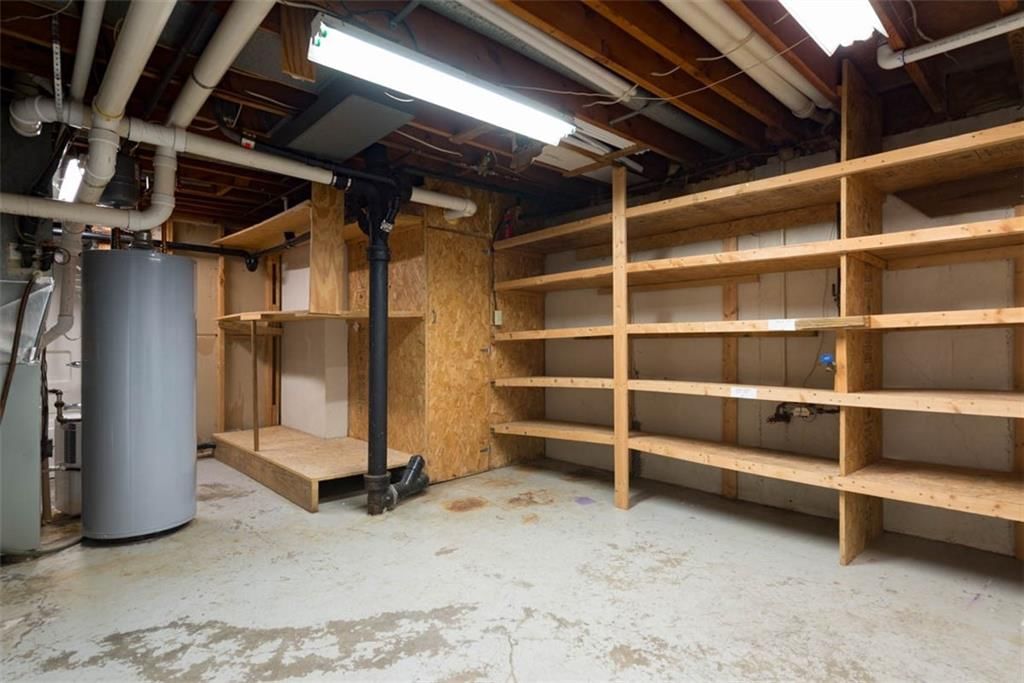 802 N Crow Avenue — photo 32