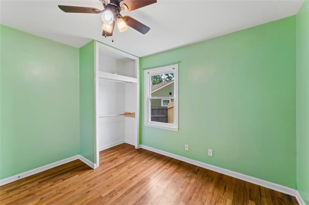 2400 Woodend Avenue — photo 24