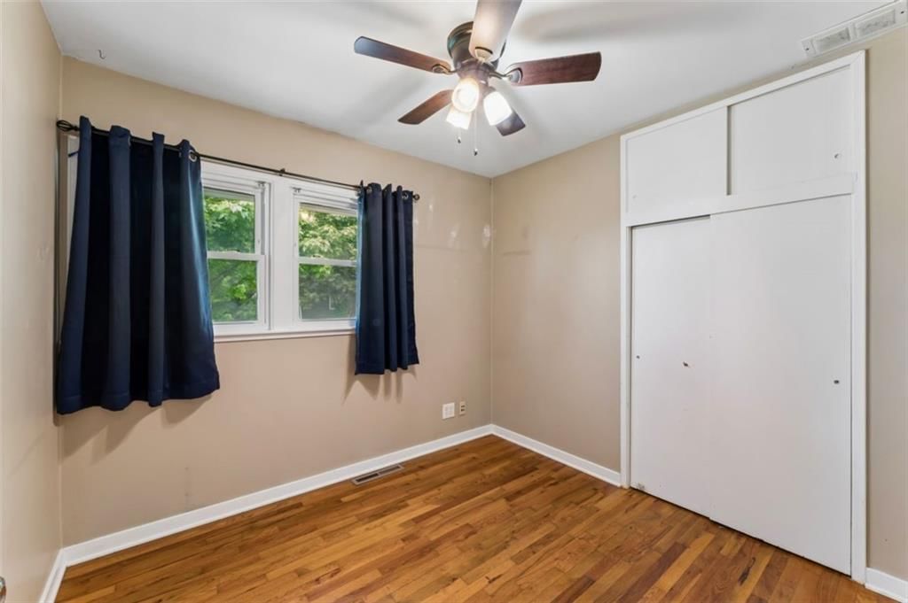 2400 Woodend Avenue — photo 26