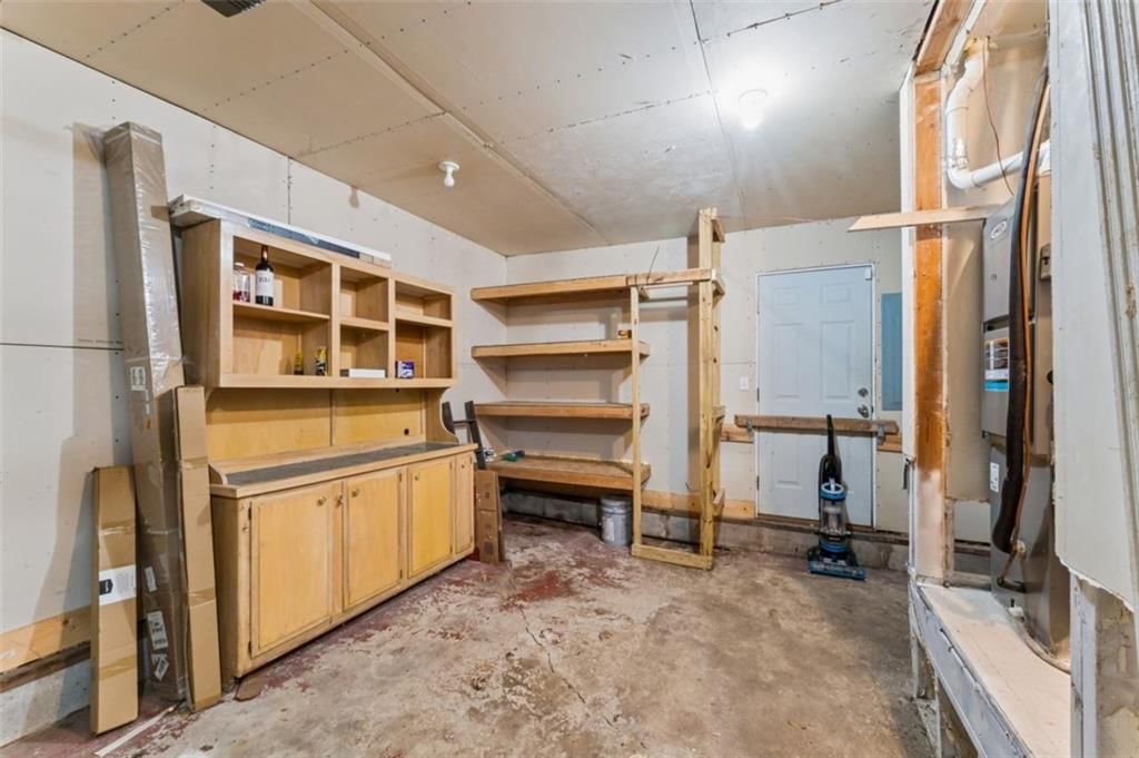 2400 Woodend Avenue — photo 30