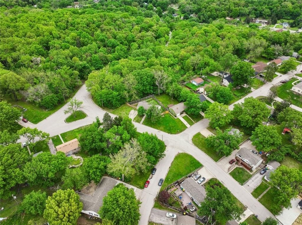 2400 Woodend Avenue — photo 34