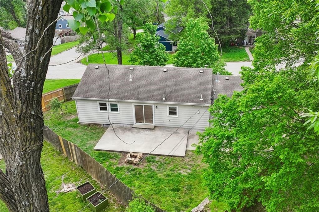 2400 Woodend Avenue — photo 38