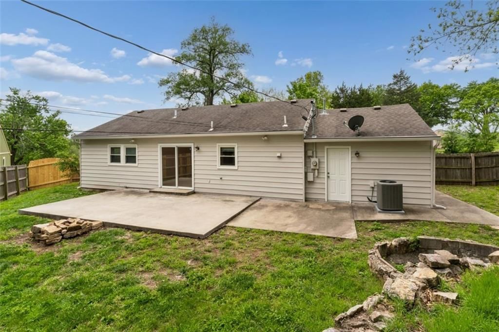 2400 Woodend Avenue — photo 41