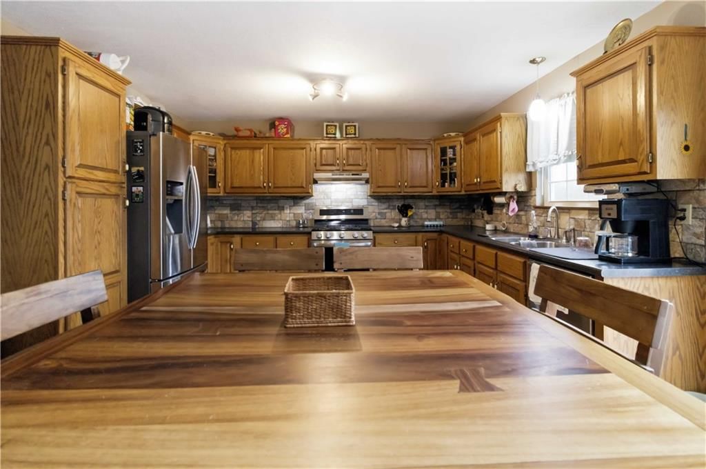 15588 Crestwood Drive — photo 3