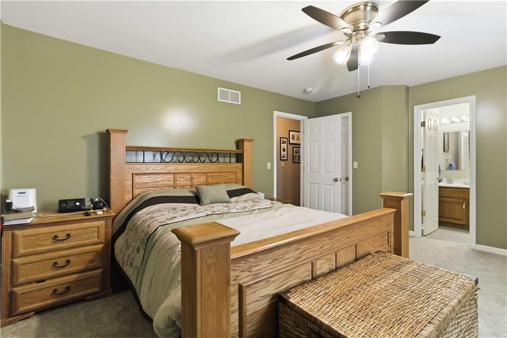 15588 Crestwood Drive — photo 8