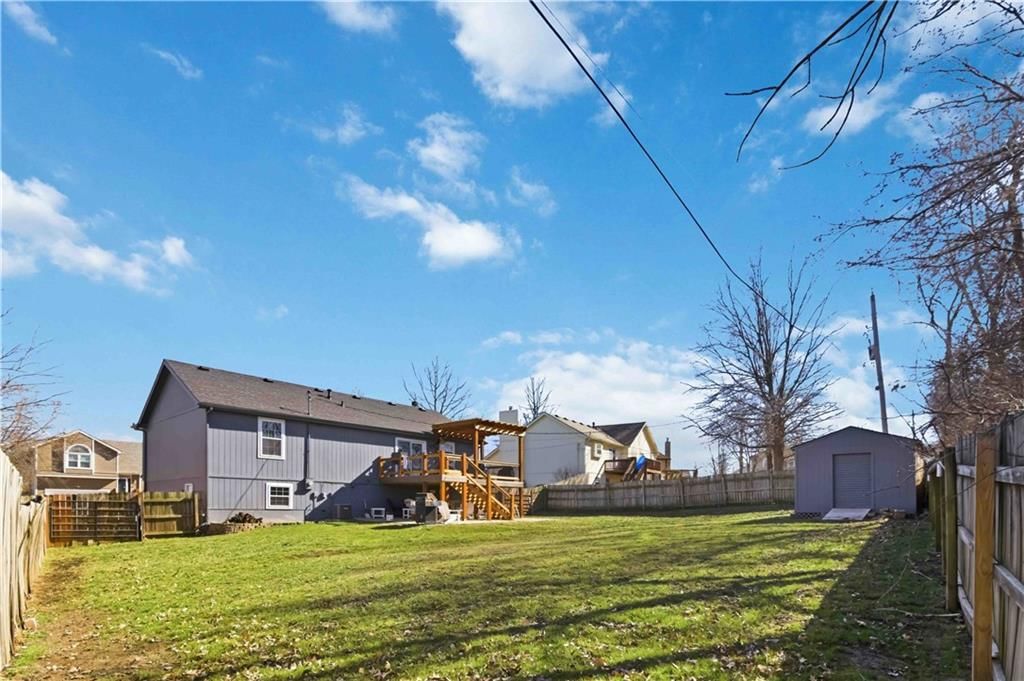 15588 Crestwood Drive — photo 13