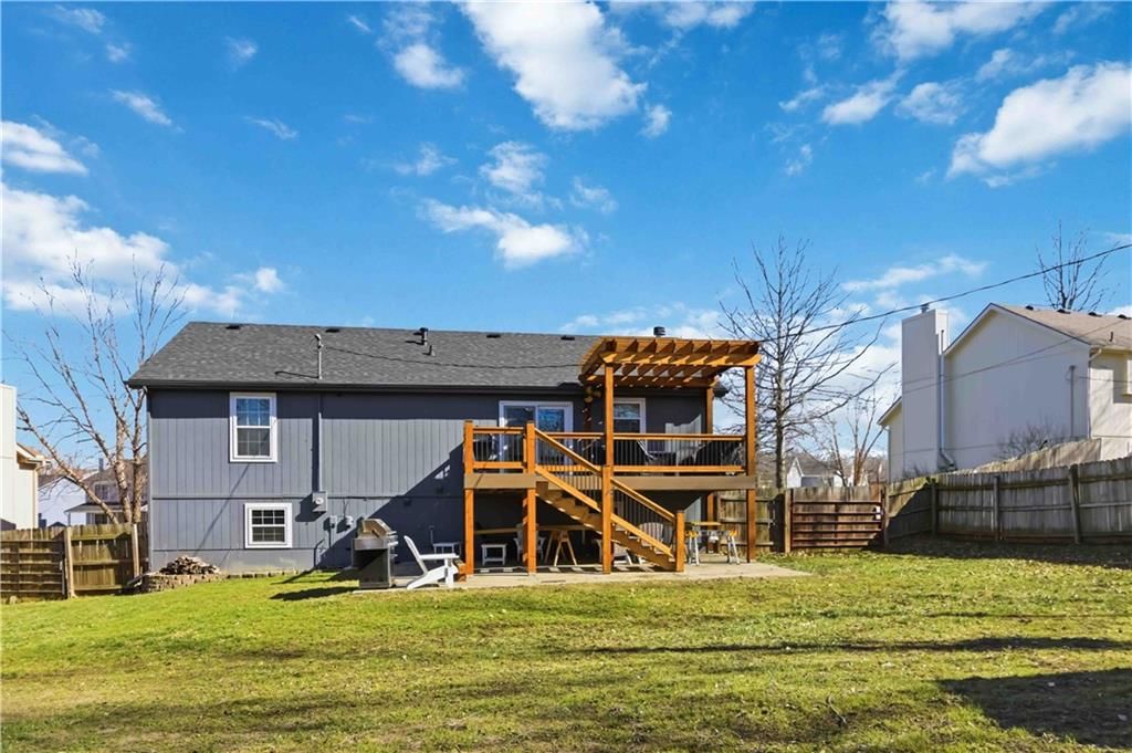 15588 Crestwood Drive — photo 14