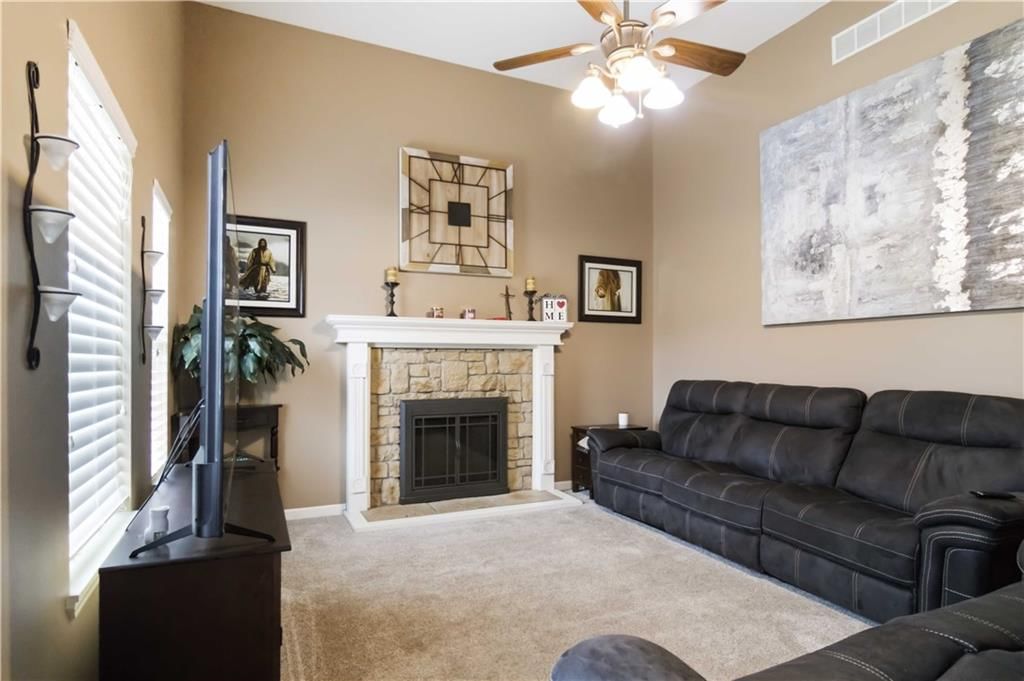 15588 Crestwood Drive — photo 17