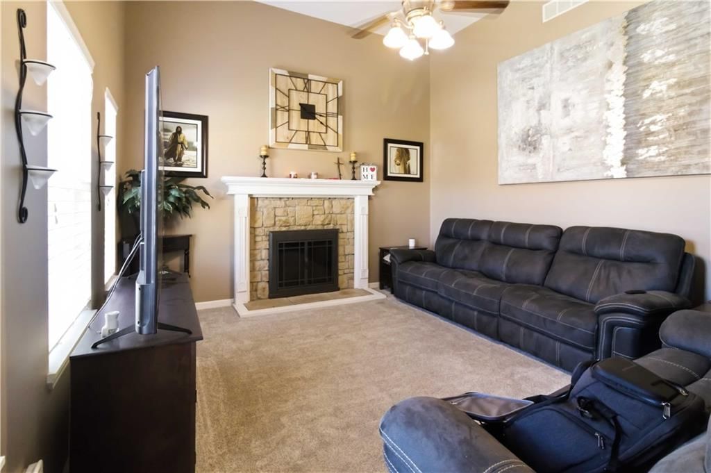 15588 Crestwood Drive — photo 18
