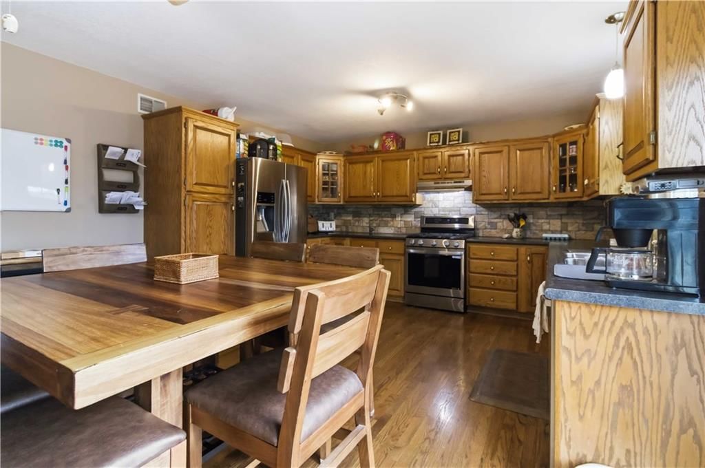 15588 Crestwood Drive — photo 21
